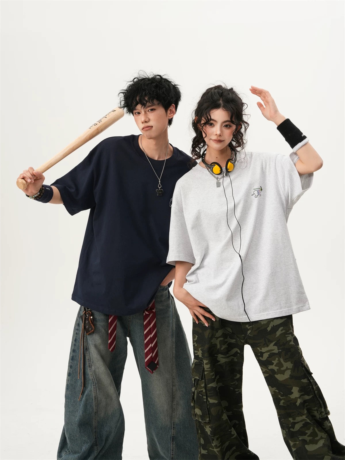 Oversized Crew Neck Dog Graphic T-shirt