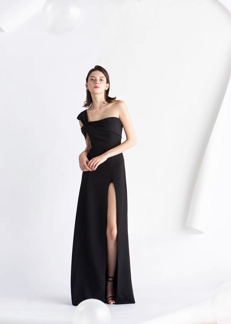 Elegant One-Shoulder Slit Maxi Dress