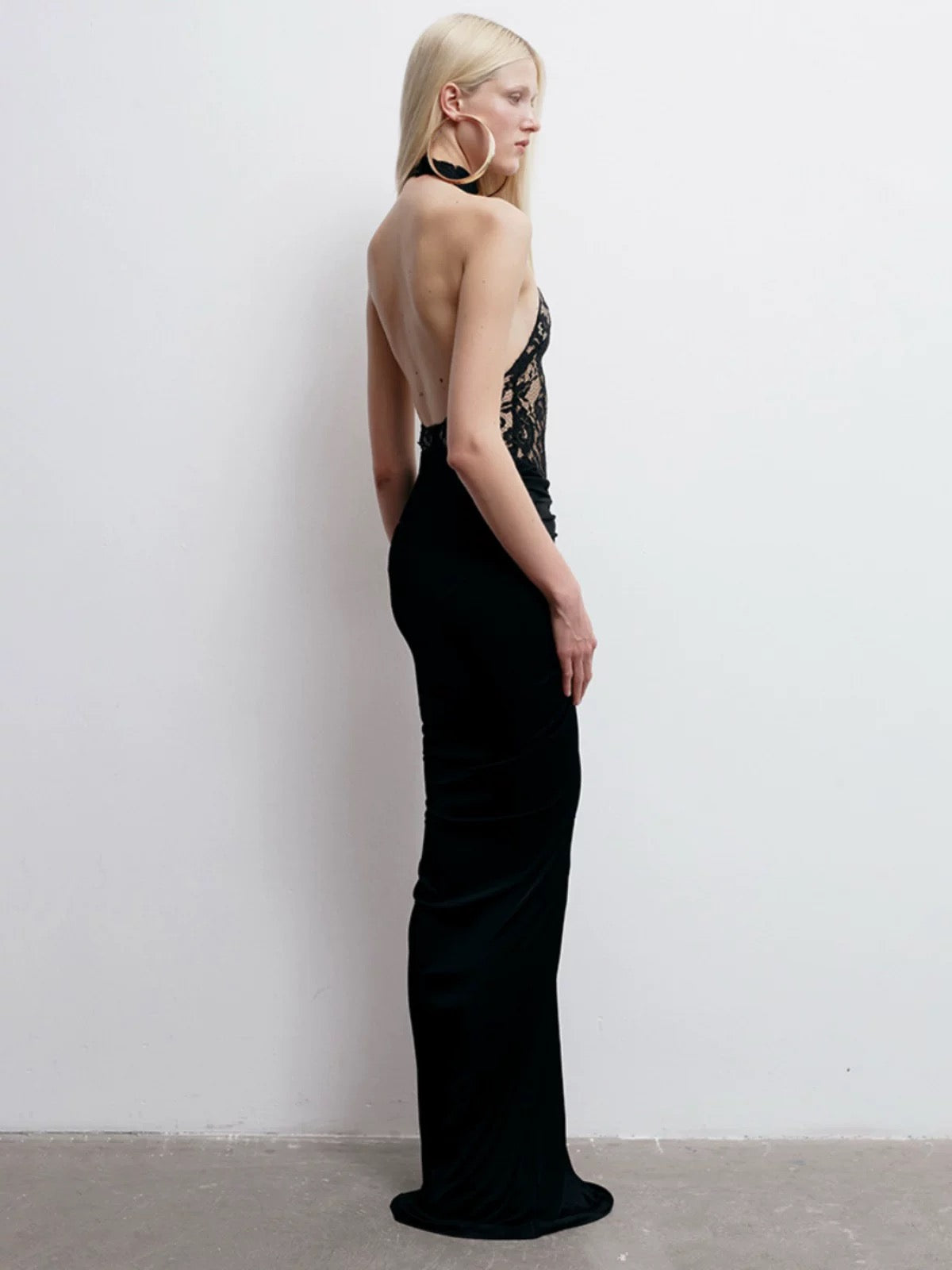 Black Backless Slim Fit Lace Maxi Dress