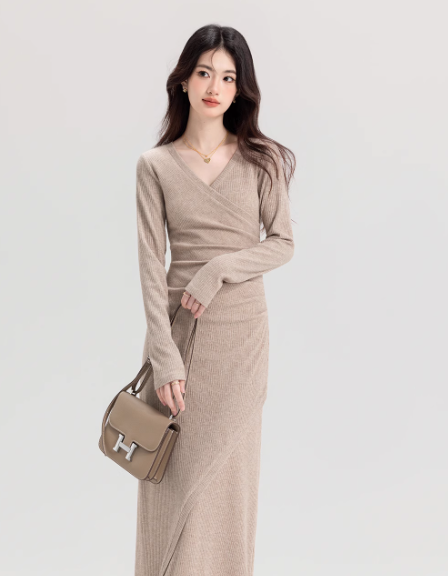 Title: Women’s High-Waist V-Neck A-Line Long Sleeve Dress – Casual Autumn Fashion | Fall 2024 Collection | S-XL